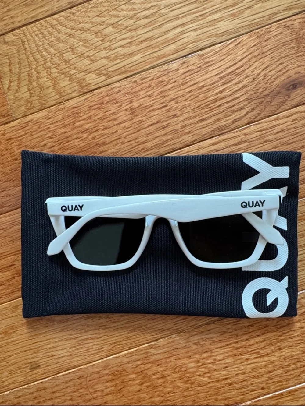 Quay Call the Shots Sunglasses White - Picture 2 of 2
